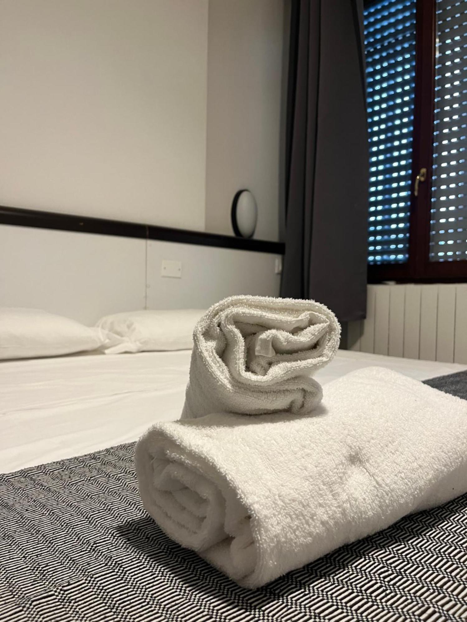 Jcube Apartments Precotto Milano Luaran gambar